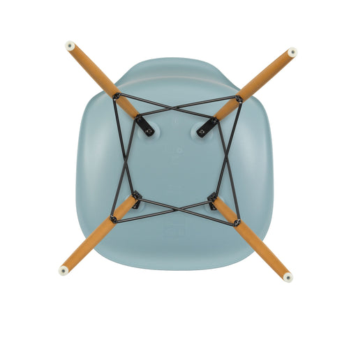 Cadeira Eames em Plástico DSW / Ácer Dourado